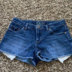 Levi Jean Shorts with Accent Pockets